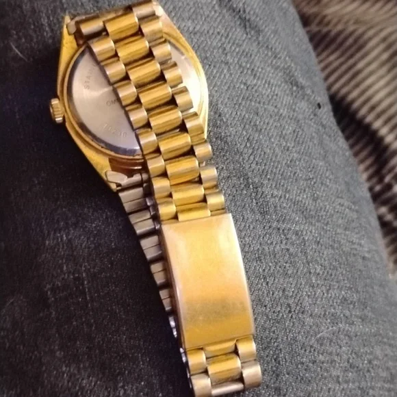 Sergio Valente Gold Classic Presidential Watch - Picture 5 of 8